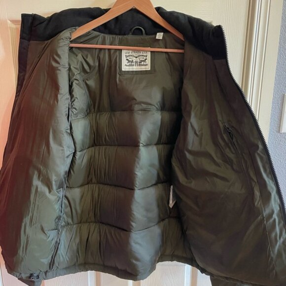 Levi’s puffer jacket - Picture 5 of 5